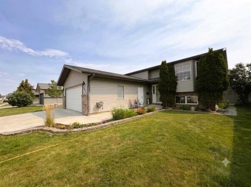 2423 7 Avenue NE Medicine Hat, AB T1C 1Y7