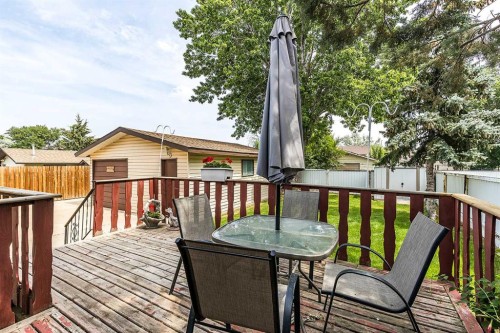 189 Hull Crescent Ne, Medicine Hat, AB - Outdoor With Deck Patio Veranda With Exterior