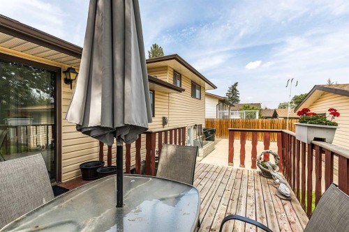 189 Hull Crescent Ne, Medicine Hat, AB - Outdoor With Deck Patio Veranda With Exterior