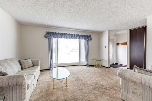 189 Hull Crescent Ne, Medicine Hat, AB - Indoor