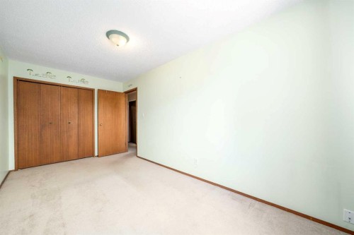 91 3 Street Se, Medicine Hat, AB - Indoor Photo Showing Other Room