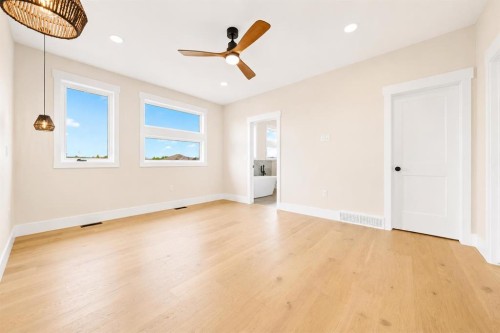 935 Maskell Place Se, Redcliff, AB - Indoor Photo Showing Other Room