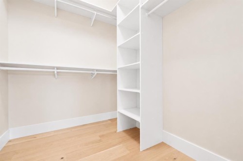 935 Maskell Place Se, Redcliff, AB - Indoor With Storage