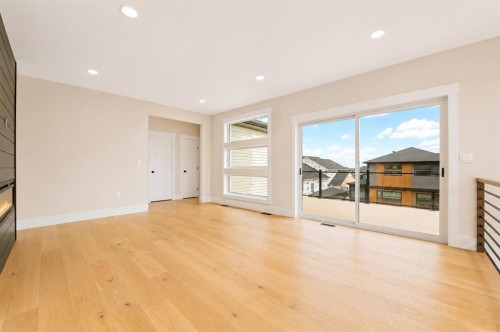 935 Maskell Place Se, Redcliff, AB - Indoor Photo Showing Other Room