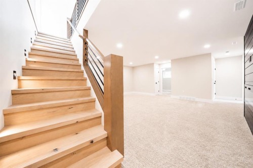 935 Maskell Place Se, Redcliff, AB - Indoor Photo Showing Other Room