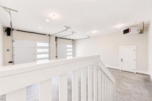 935 Maskell Place Se, Redcliff, AB - Indoor Photo Showing Other Room