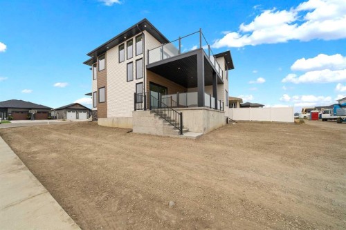 935 Maskell Place Se, Redcliff, AB - Outdoor