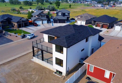 935 Maskell Place Se, Redcliff, AB - Outdoor