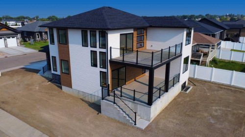 935 Maskell Place Se, Redcliff, AB - Outdoor With Exterior