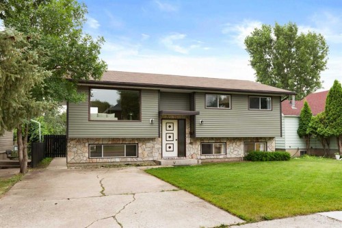 447 8 Street SE Medicine Hat, AB T1A 1L8