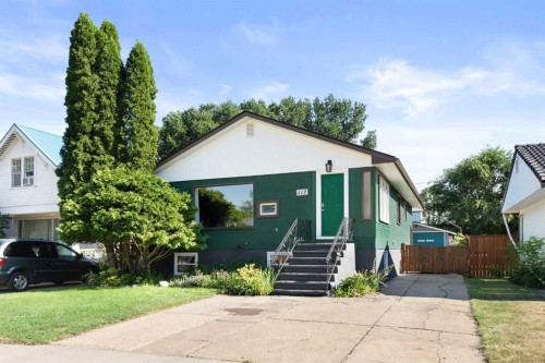 117 12 Street SE Medicine Hat, AB T1A 1V1