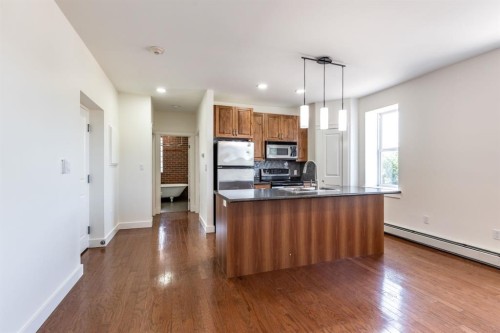 406-371 Aberdeen Street Se, Medicine Hat, AB - Indoor Photo Showing Kitchen