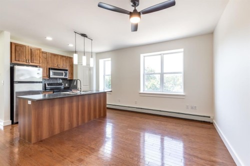 406-371 Aberdeen Street Se, Medicine Hat, AB - Indoor Photo Showing Kitchen