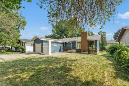 729 3 Street NW Medicine Hat, AB T1A 7P6