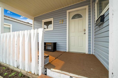17 De Havilland Boulevard Sw, Medicine Hat, AB - Outdoor With Exterior