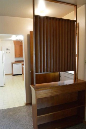 892 Bassett Crescent Nw, Medicine Hat, AB - Indoor Photo Showing Other Room