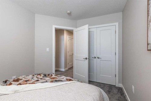 71 Ranchlands Boulevard Ne, Medicine Hat, AB - Indoor Photo Showing Bedroom