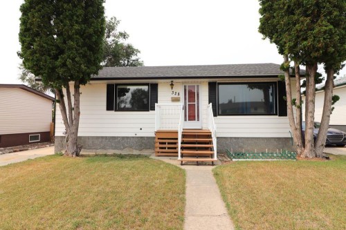 328 2Nd Street Se, Redcliff, AB - Outdoor