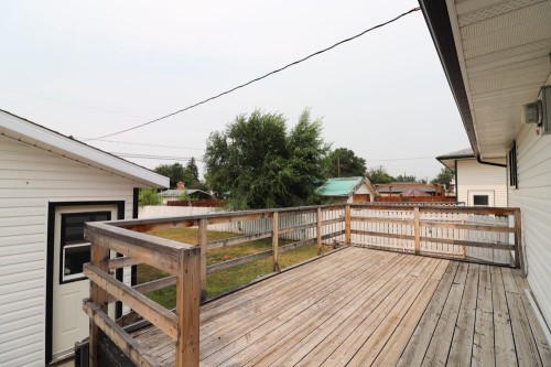 328 2Nd Street Se, Redcliff, AB - Outdoor With Exterior