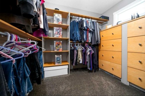 633 Spruce Way Se, Medicine Hat, AB - Indoor With Storage
