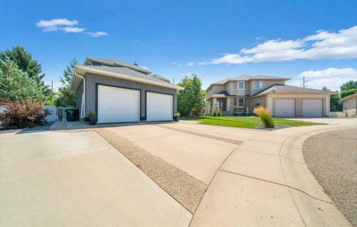 633 Spruce Way Se, Medicine Hat, AB - Outdoor
