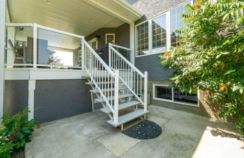 633 Spruce Way Se, Medicine Hat, AB - Outdoor