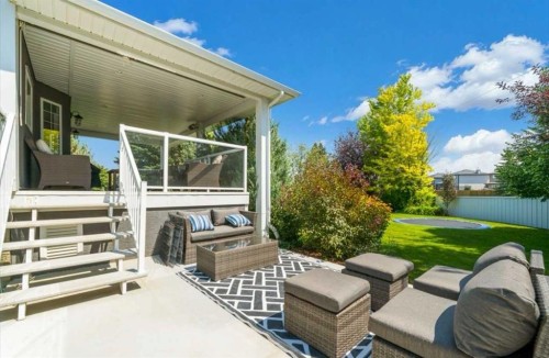 633 Spruce Way Se, Medicine Hat, AB - Outdoor With Deck Patio Veranda