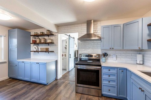 259 3 Street Nw, Medicine Hat, AB - Indoor Photo Showing Kitchen