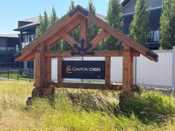 8 Canyon Creek Drive SWMedicine Hat, AB T1B 0B2