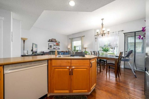 316 Washington Way Se, Medicine Hat, AB - Indoor