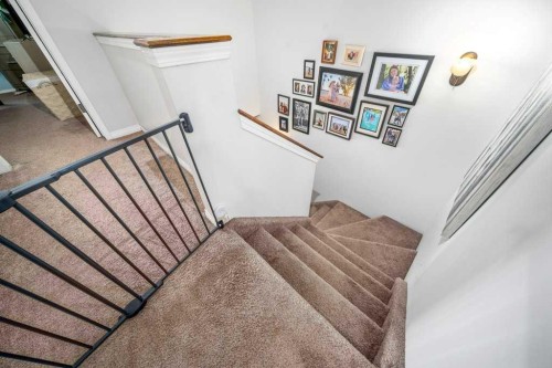 316 Washington Way Se, Medicine Hat, AB - Indoor Photo Showing Other Room