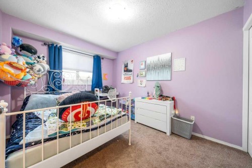316 Washington Way Se, Medicine Hat, AB - Indoor Photo Showing Bedroom