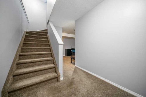 316 Washington Way Se, Medicine Hat, AB - Indoor Photo Showing Other Room