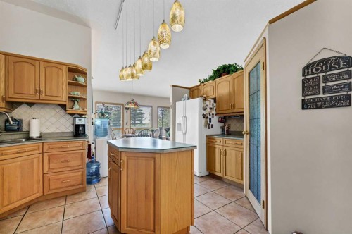 1336 4A Avenue, Dunmore, AB - Indoor Photo Showing Kitchen