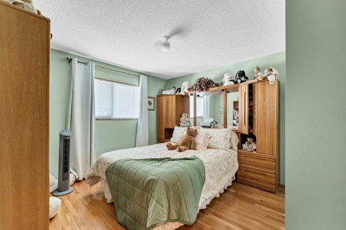 1336 4A Avenue, Dunmore, AB - Indoor Photo Showing Bedroom