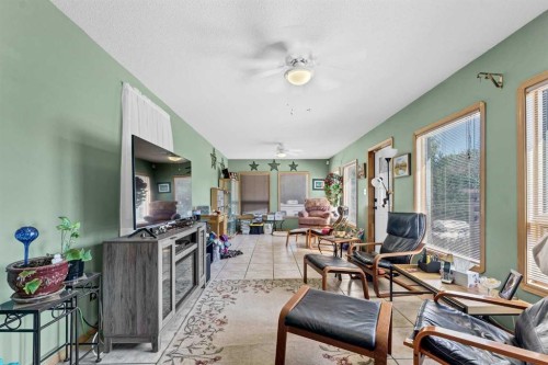 1336 4A Avenue, Dunmore, AB - Indoor