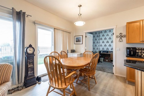 328 Northlands Pointe Ne, Medicine Hat, AB - Indoor Photo Showing Dining Room