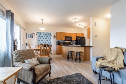 328 Northlands Pointe Ne, Medicine Hat, AB - Indoor Photo Showing Other Room