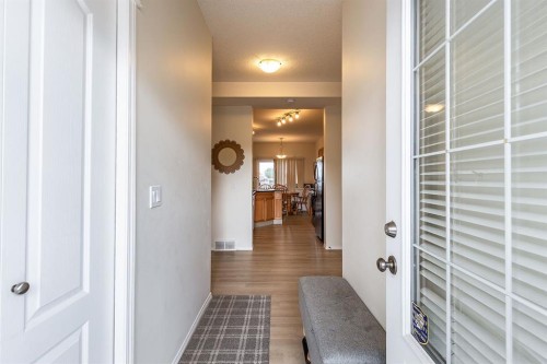 328 Northlands Pointe Ne, Medicine Hat, AB - Indoor Photo Showing Other Room