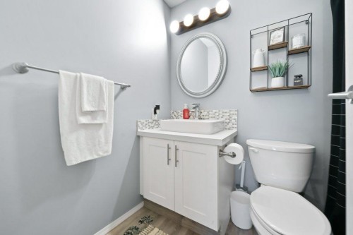 512-245 Red Deer Drive Sw, Medicine Hat, AB - Indoor Photo Showing Bathroom