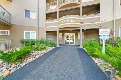 512-245 Red Deer Drive Sw, Medicine Hat, AB - Outdoor