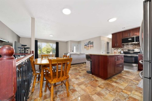 33 3 Avenue East, Tilley, AB - Indoor