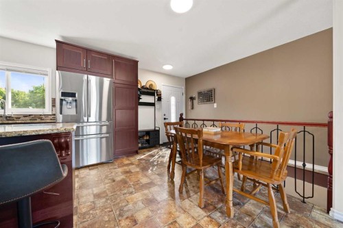 33 3 Avenue East, Tilley, AB - Indoor Photo Showing Dining Room