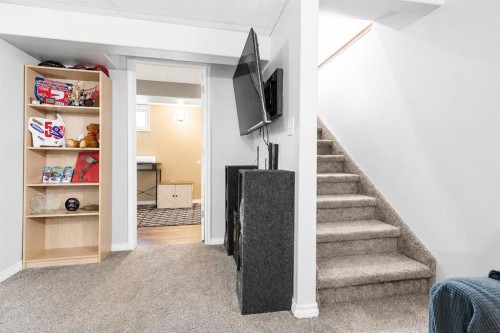 33 3 Avenue East, Tilley, AB - Indoor
