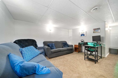 33 3 Avenue East, Tilley, AB - Indoor