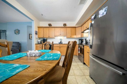 2-10 Broadway Court Nw, Redcliff, AB - Indoor