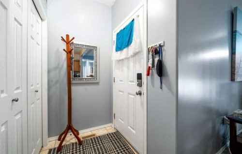 2-10 Broadway Court Nw, Redcliff, AB - Indoor Photo Showing Other Room