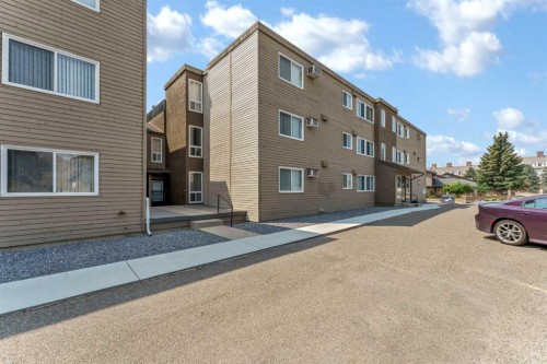 211-1051 3 Street Nw, Medicine Hat, AB - Outdoor