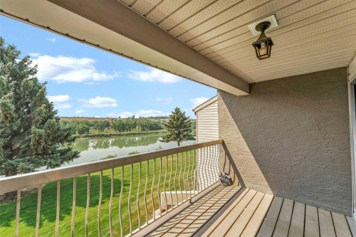 211-1051 3 Street Nw, Medicine Hat, AB - Outdoor With Exterior