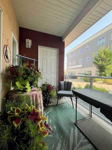 137-2800 13 Avenue Se, Medicine Hat, AB - Outdoor With Exterior